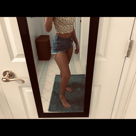 Short denim shorts - Picture 4 of 4